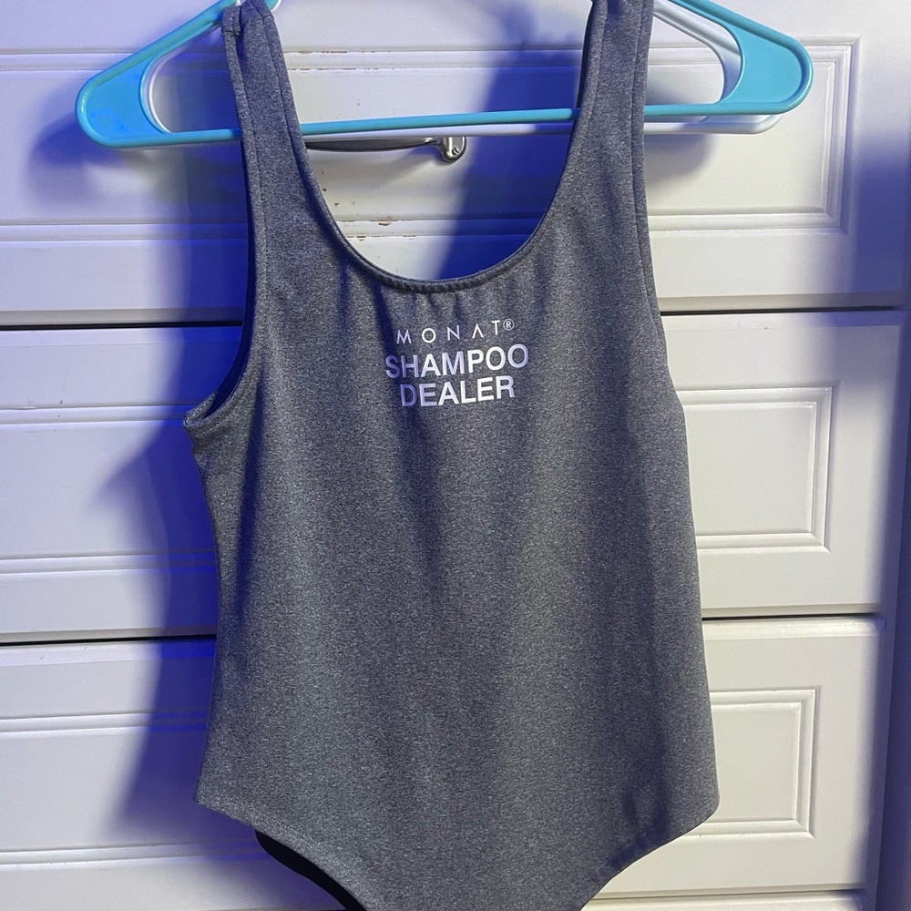 Monat bodysuits